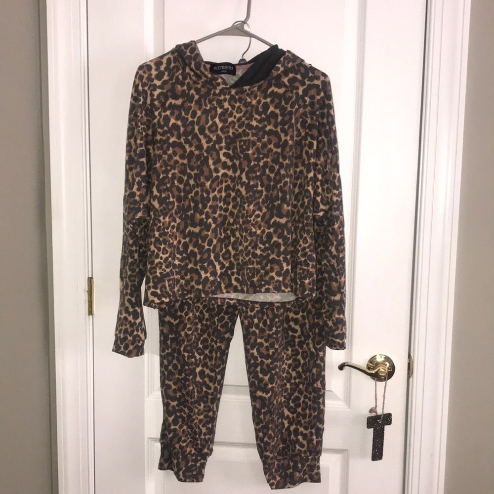 Kittenish set